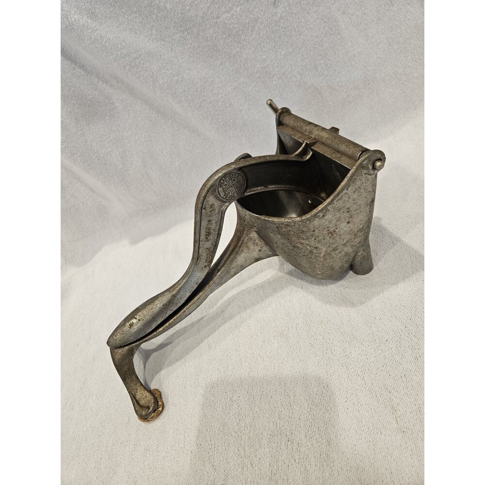 Vintage Ware-Ever Hand Held Manual Juicer Fruit Press Aluminum